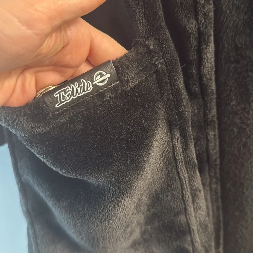 Yankees Plush Robe - Picture 4 of 8